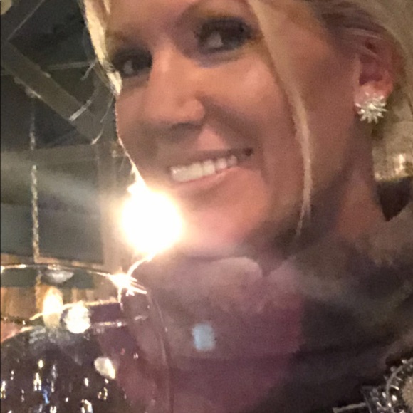 Meet your Posher, Michelle - Picture 3 of 6